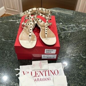 Valentino Thong T05 sandals in size 38 (8) worn once come complete set